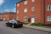 Available to let is a well presented 1st floor 2 bedroom apartment (one double, one single) in Wharf Lane, Solihuill with allocated parking and close to Solihull Town Centre.
