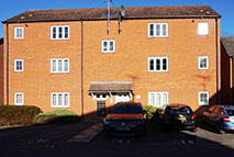 Available to let is a delightful 1 bedroom top floor apartment with allocated parking and situated close to Solihull Town Centre.